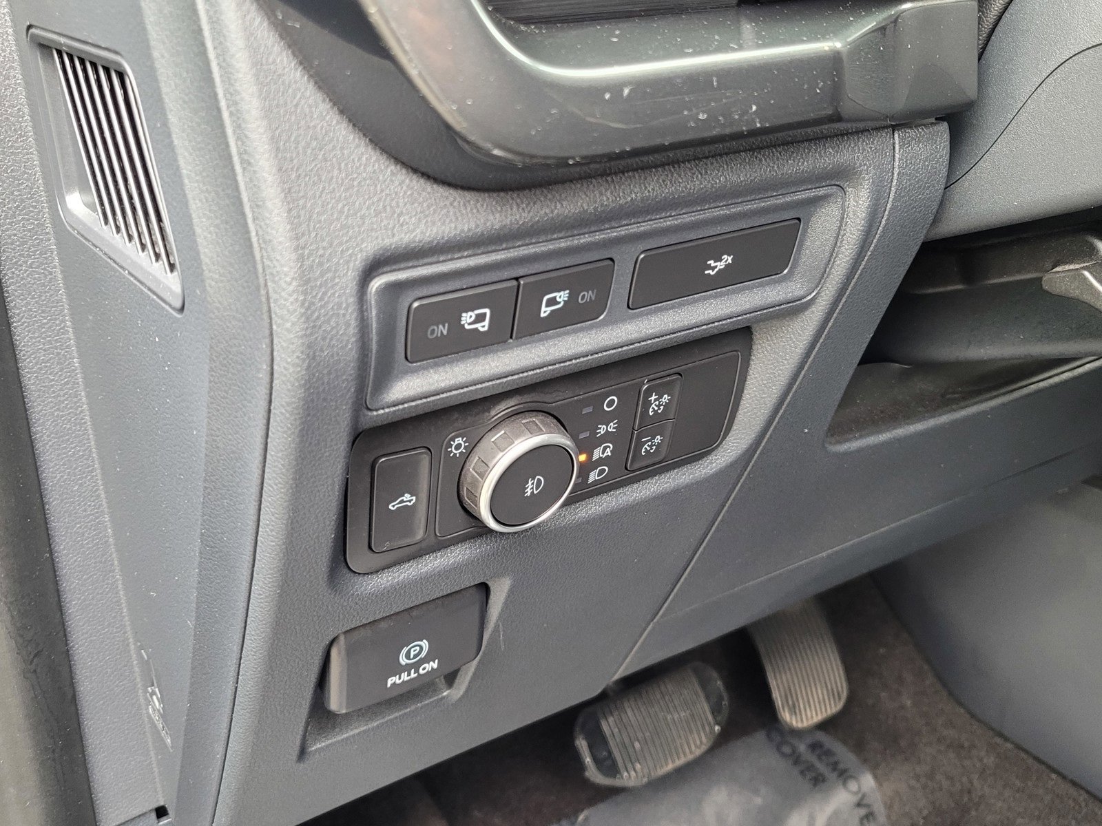 Certified 2022 Ford F150 XLT w/ Equipment Group 302A High image 18