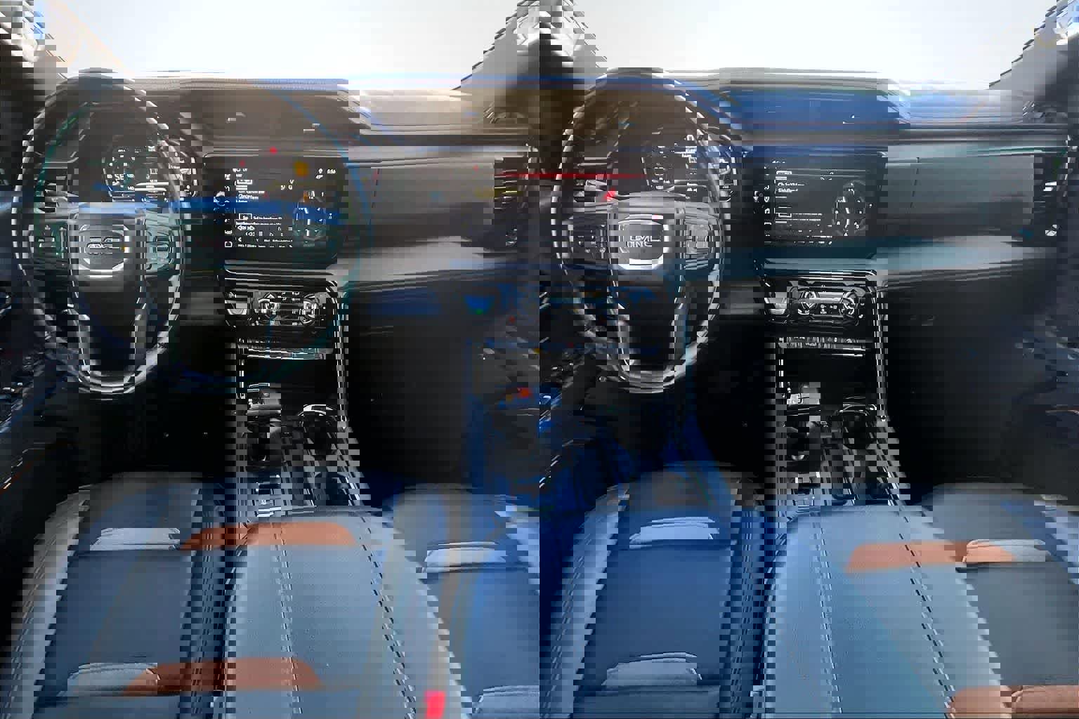 Used 2025 GMC Sierra 1500 AT4 w/ Technology Package image 10