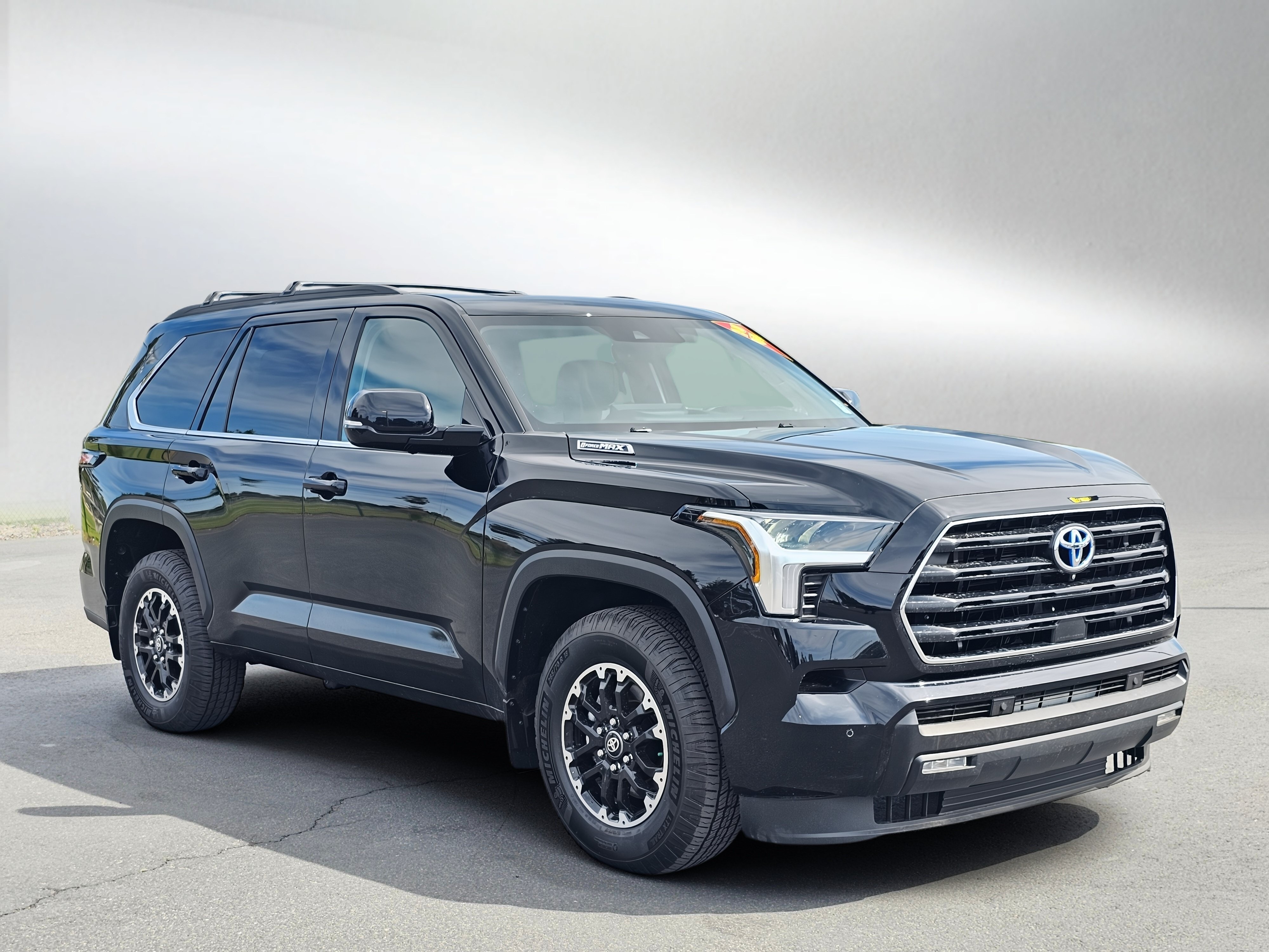 Used 2023 Toyota Sequoia SR5 w/ SR5 Premium Package AWD/4WD image 7