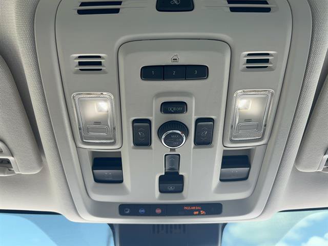 Used 2023 GMC Yukon Denali w/ Advanced Technology Package AWD/4WD image 26