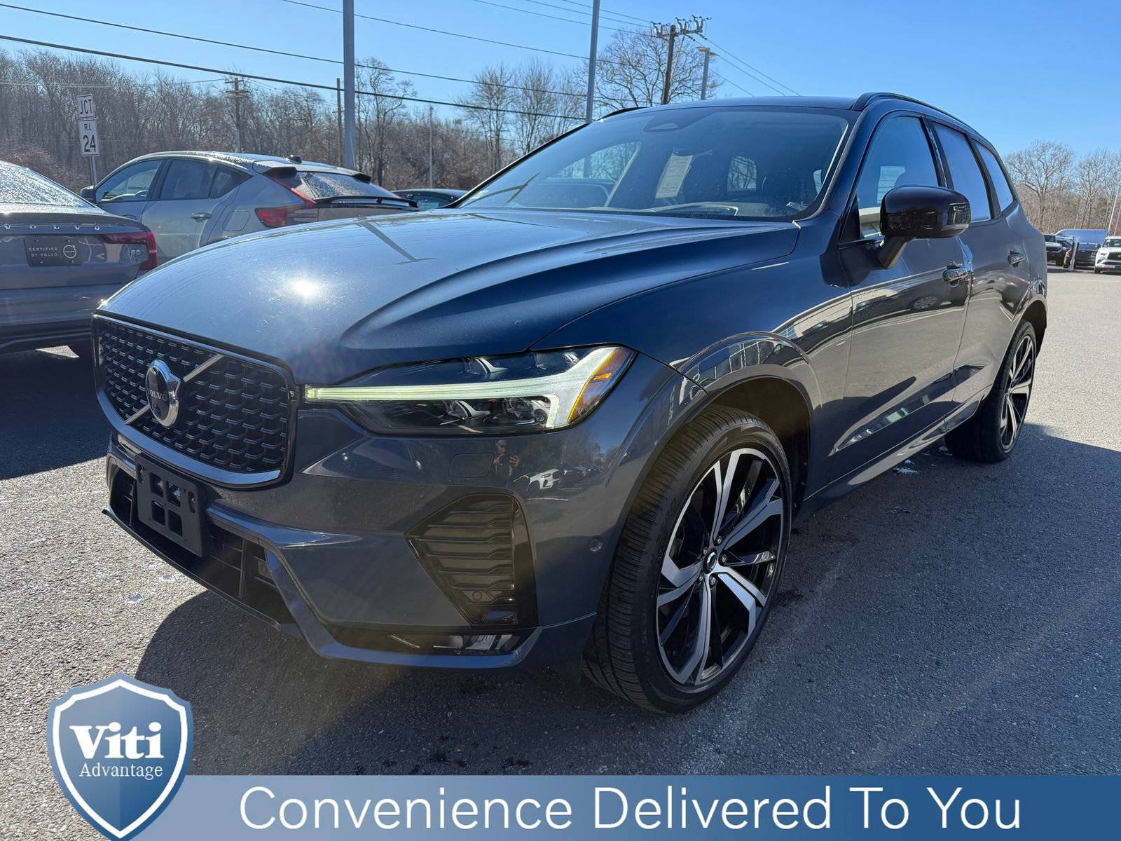 Certified 2023 Volvo XC60 B5 Ultimate w/ Climate Package image 4
