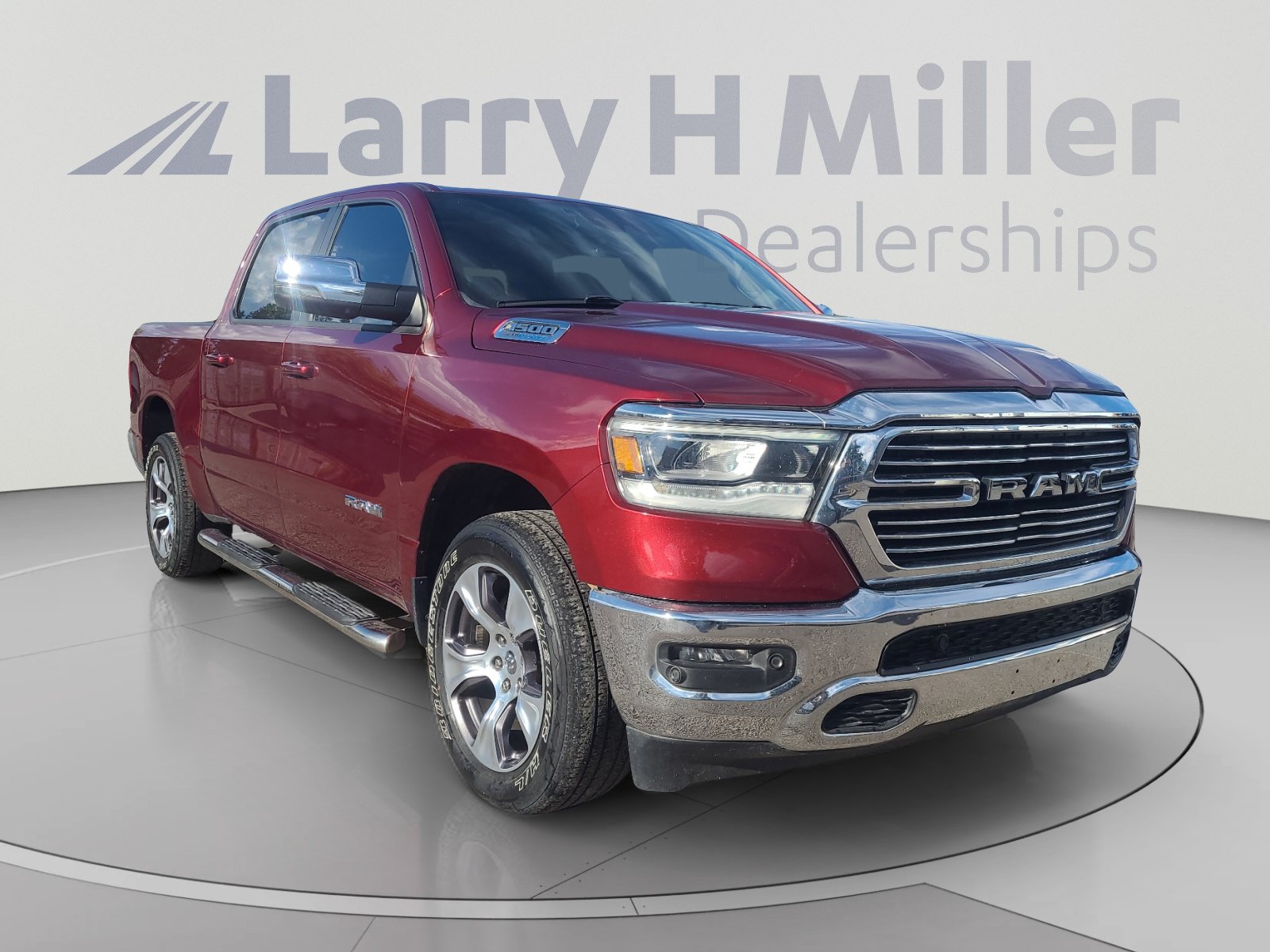 Used 2023 RAM 1500 Laramie AWD/4WD image 7