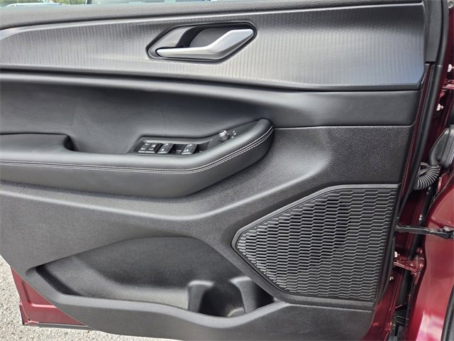 Certified 2025 Jeep Grand Cherokee Altitude image 21