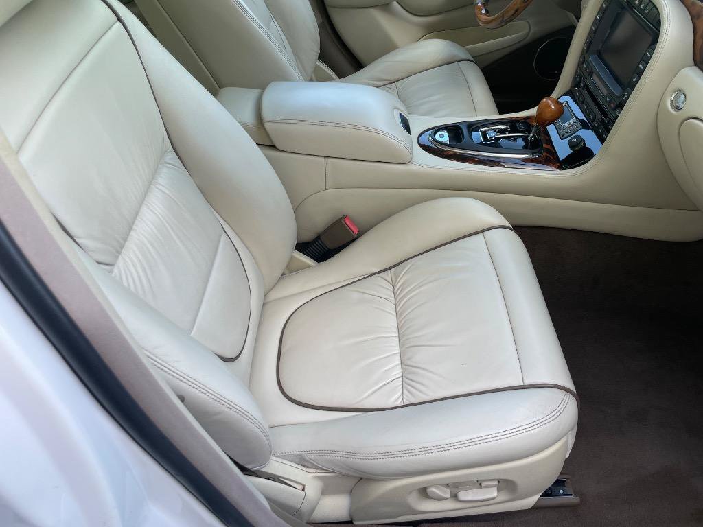 Used 2005 Jaguar XJ Vanden Plas RWD image 40