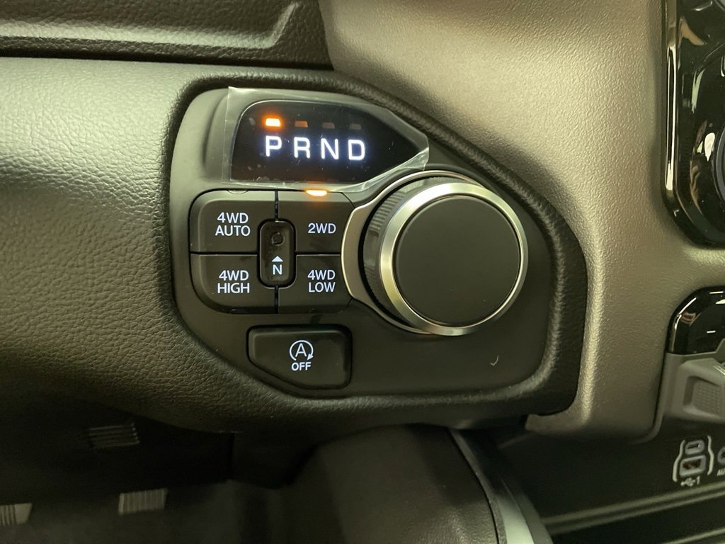 New 2026 RAM 1500 4x4 Crew Cab image 17