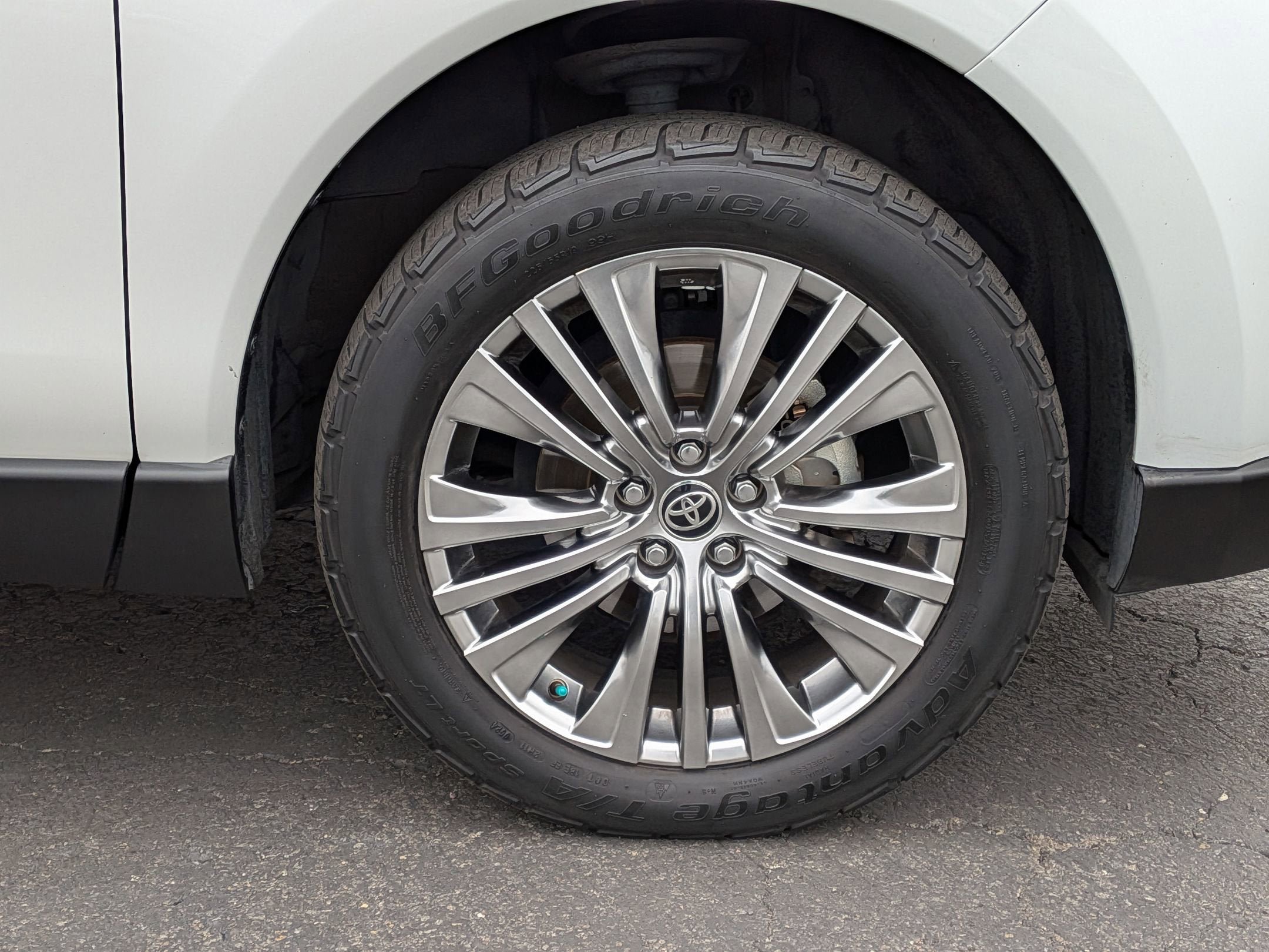 Certified 2023 Toyota Venza Limited AWD/4WD image 7