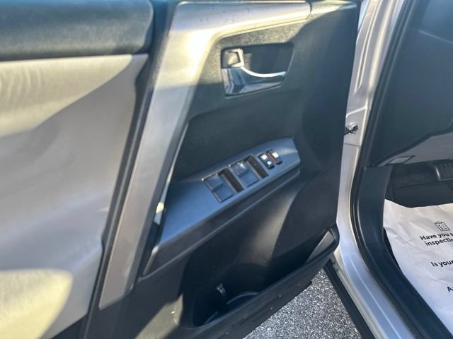 Used 2017 Toyota RAV4 XLE w/ Carpet Mat Package AWD/4WD image 12