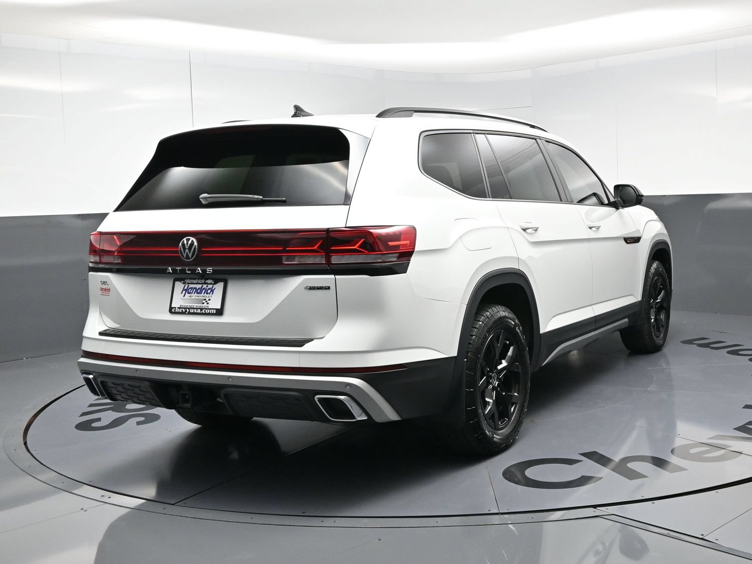Used 2024 Volkswagen Atlas Peak Edition SEL AWD/4WD image 9