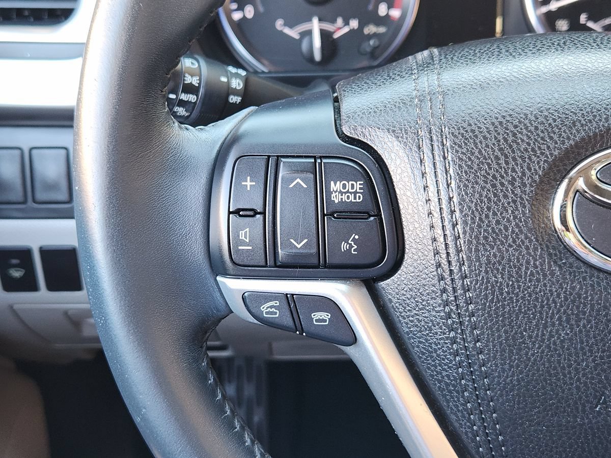 Used 2016 Toyota Highlander XLE FWD image 50