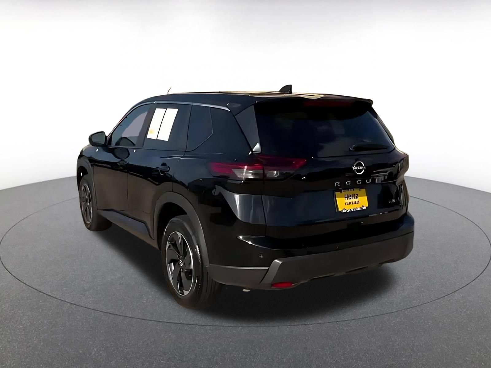 Used 2025 Nissan Rogue SV AWD/4WD image 11