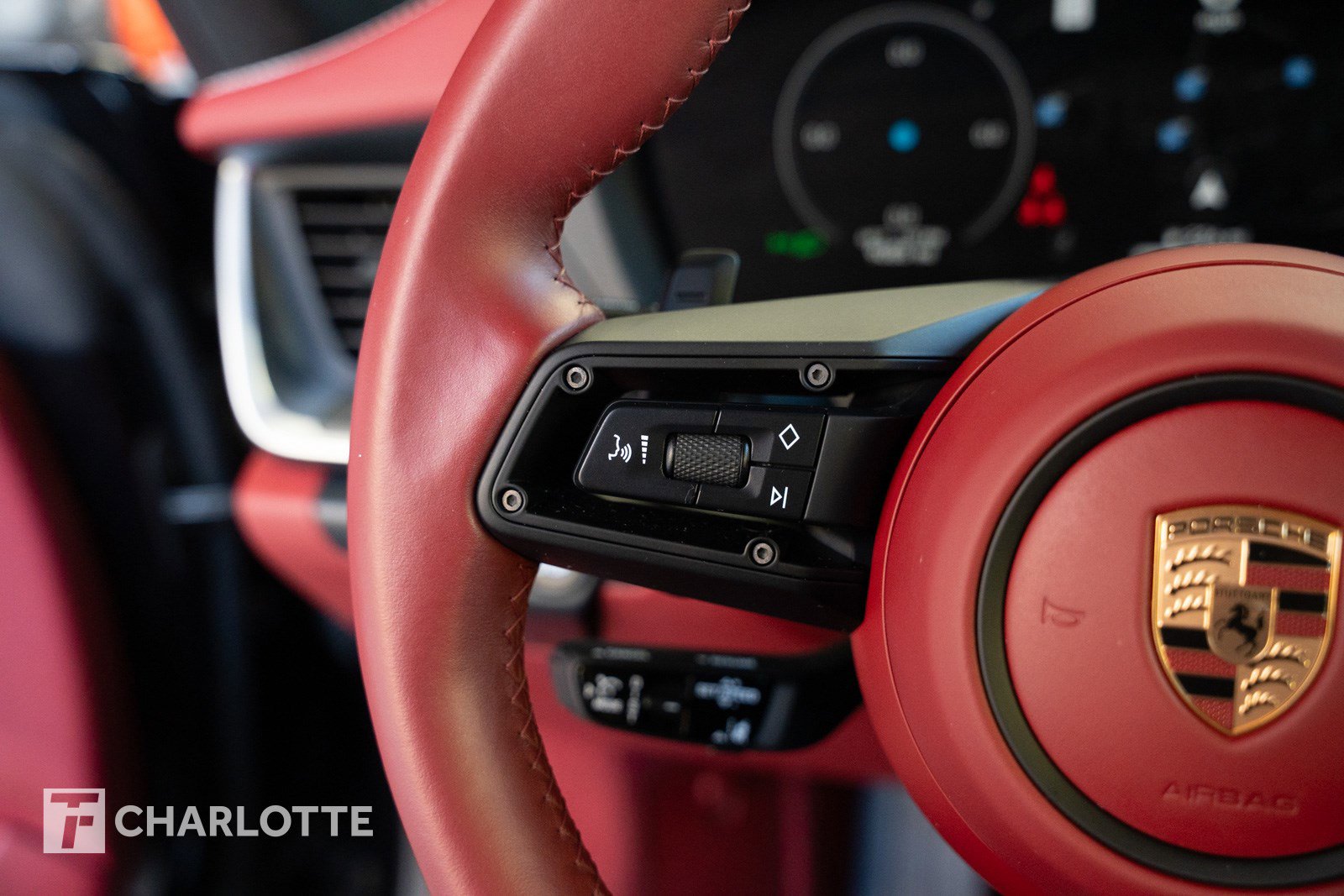 Used 2025 Porsche 911 Carrera image 20