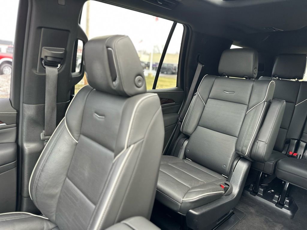 Used 2022 Cadillac Escalade Premium Luxury image 19