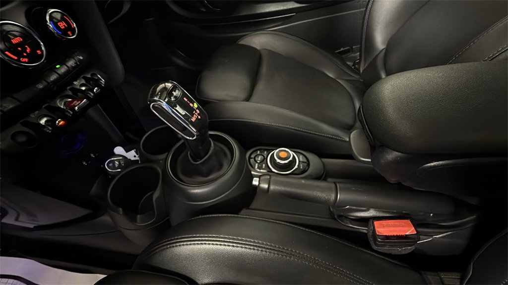 Used 2020 MINI Cooper 2-Door Hardtop image 22