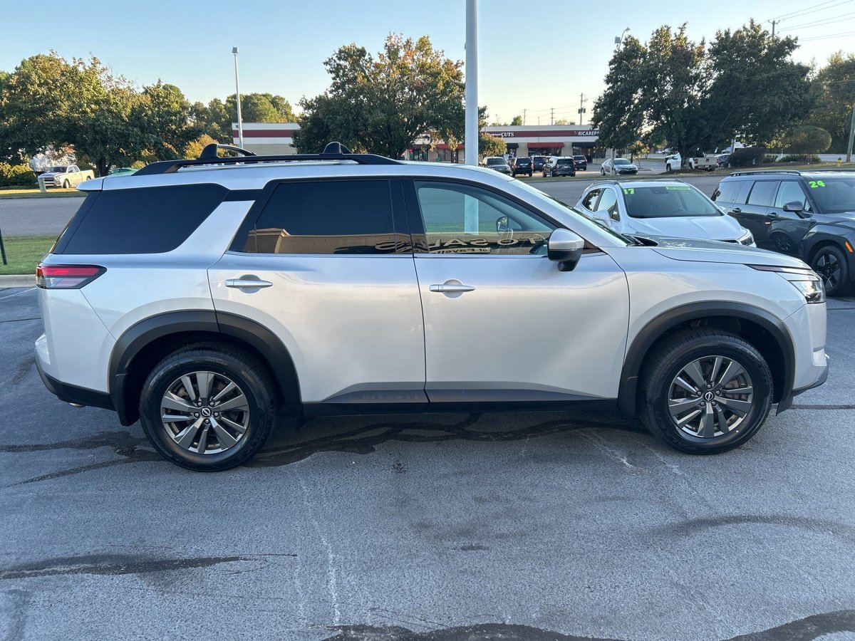 Used 2022 Nissan Pathfinder SV w/ Cargo Package image 8