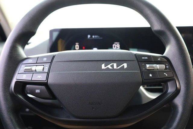 Used 2025 Kia K4 FWD image 9