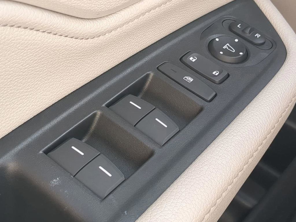 New 2026 Honda Odyssey Touring image 21