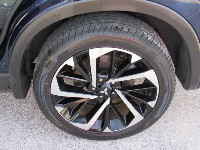 Used 2023 Mitsubishi Outlander SE FWD image 14