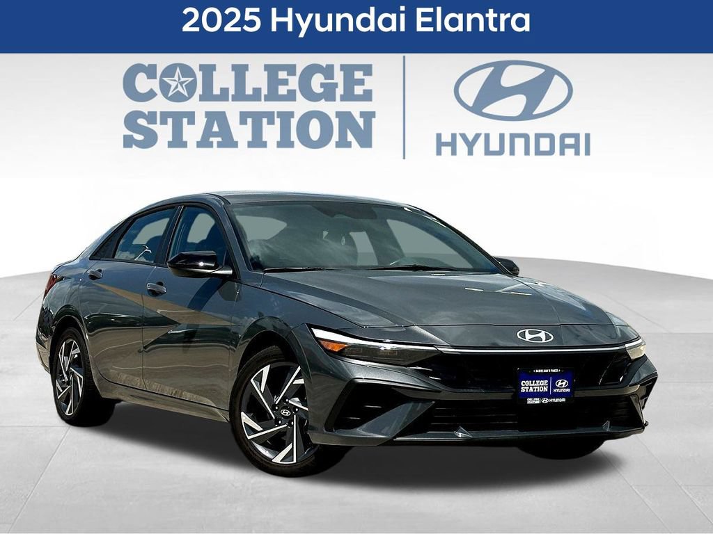 Used 2025 Hyundai Elantra Sport FWD image 1