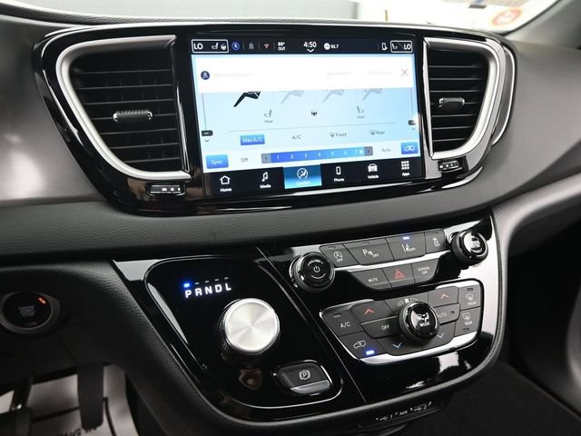 New 2025 Chrysler Voyager LX FWD image 35