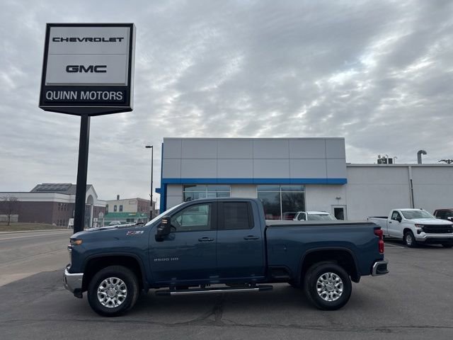 Used 2024 Chevrolet Silverado 2500 LT w/ All Star Edition image 2