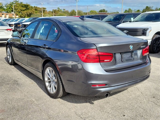 Used 2017 BMW 320i Sedan image 4