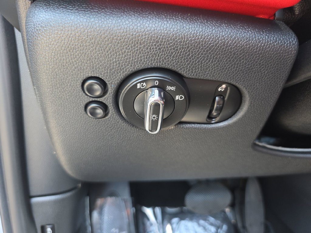Used 2018 MINI Cooper Convertible FWD image 18