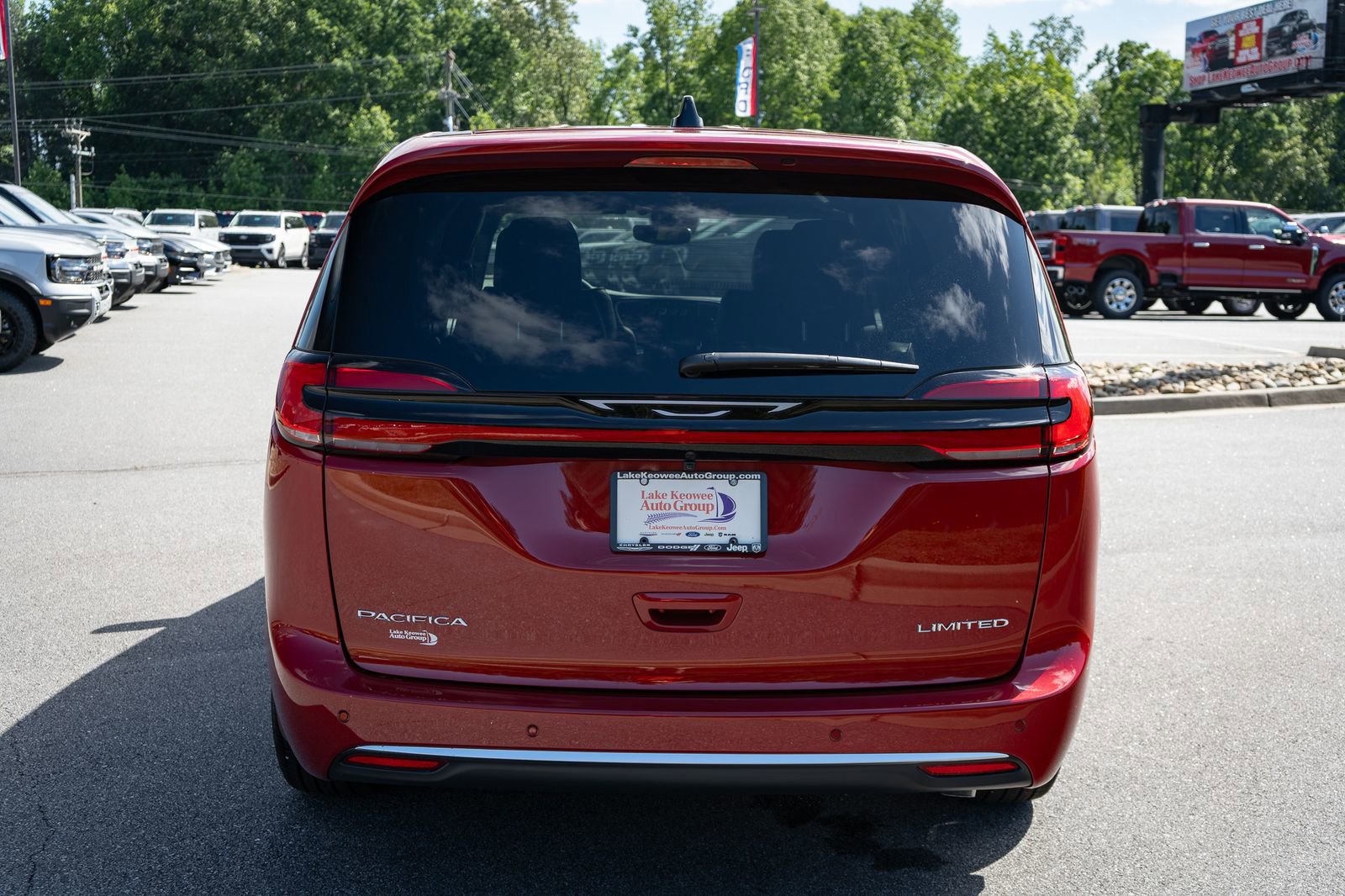 New 2027 Chrysler Pacifica Select FWD image 8