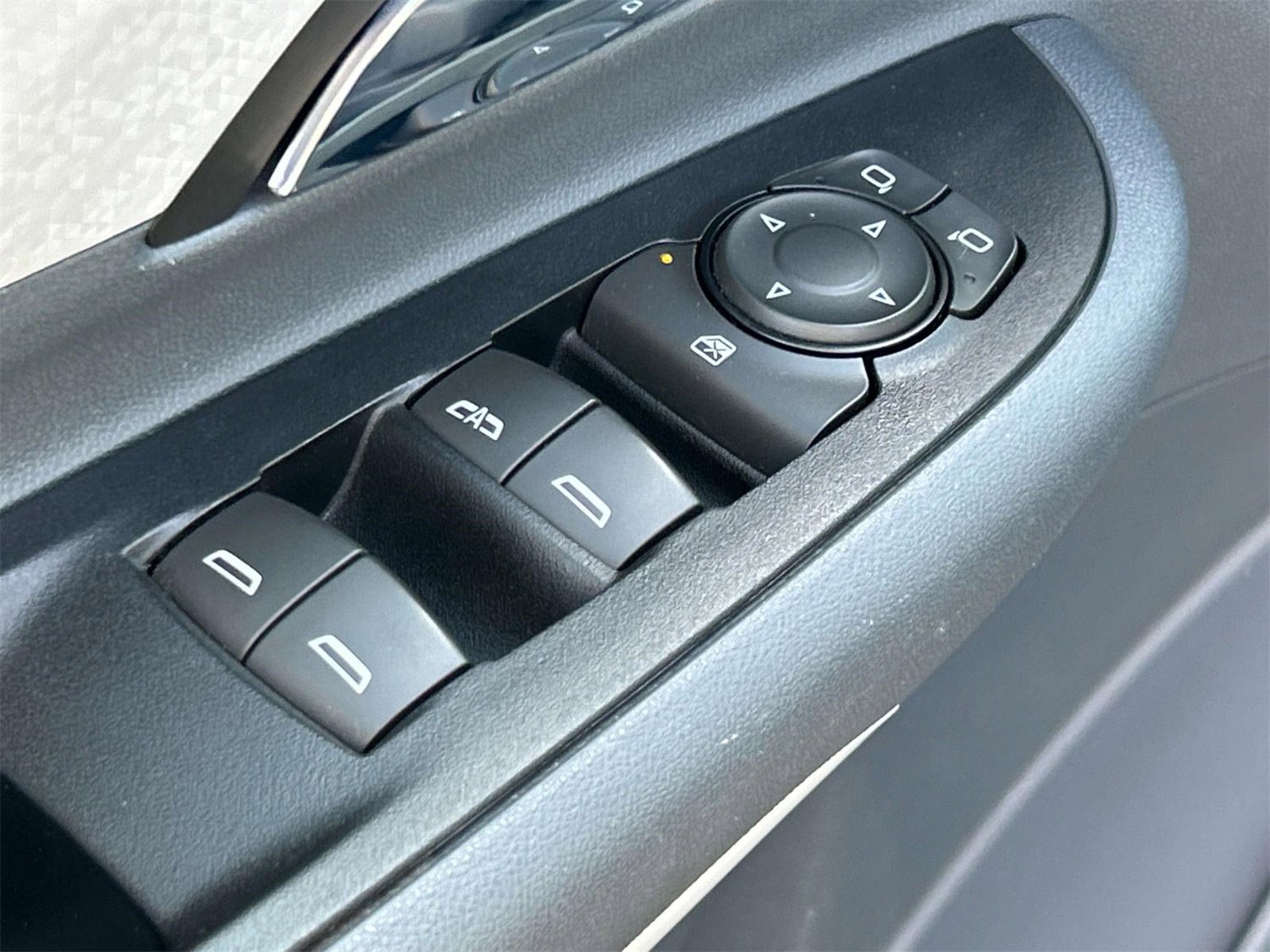 Used 2017 Chevrolet Bolt LT image 22