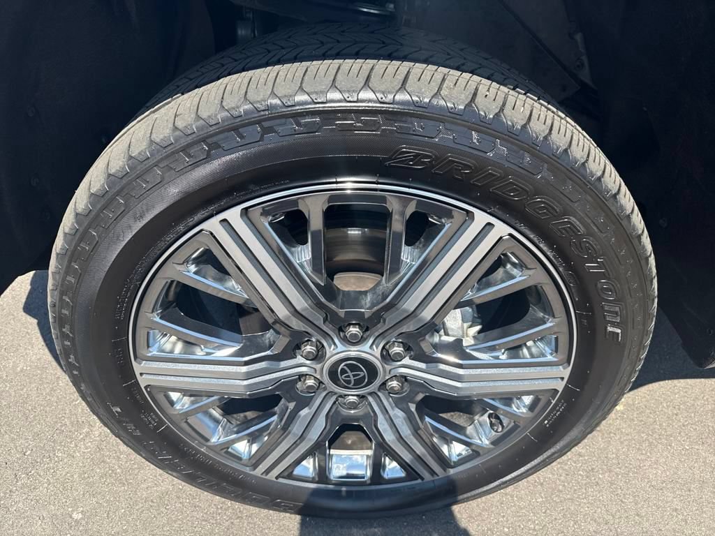 Used 2024 Toyota Tundra Capstone AWD/4WD image 38