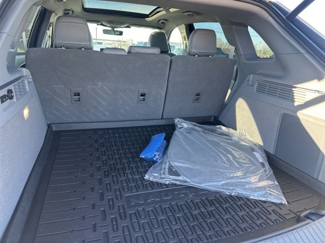 Used 2023 Lincoln Nautilus Reserve w/ Equipment Group 201A image 16