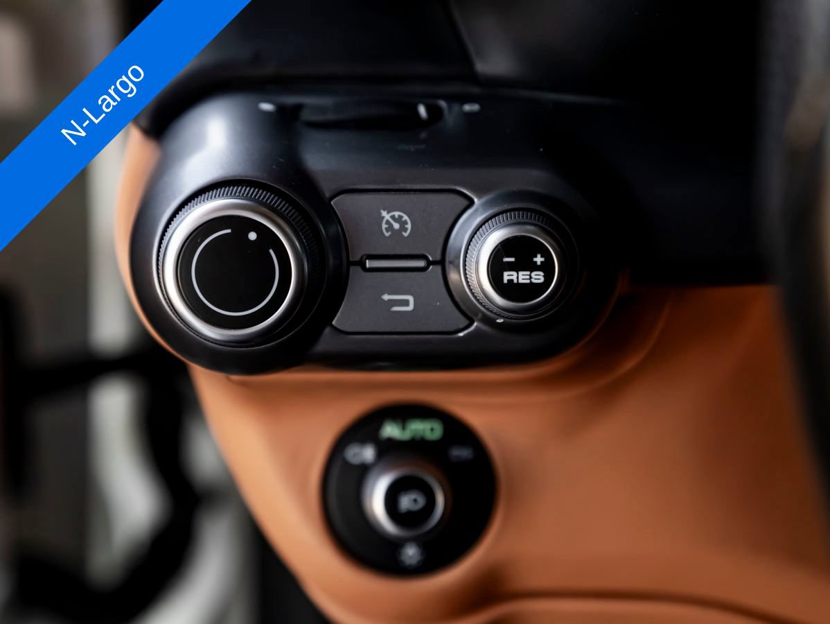 Used 2020 Ferrari 812 Superfast RWD image 32