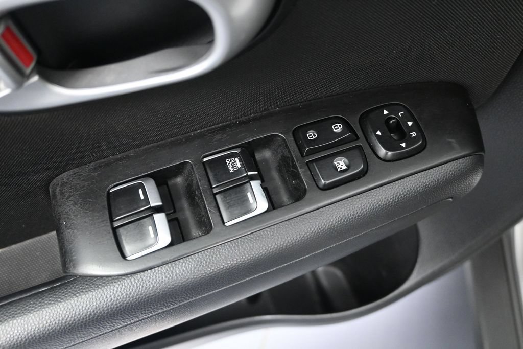 Used 2018 Kia Soul w/ Convenience Package FWD image 10