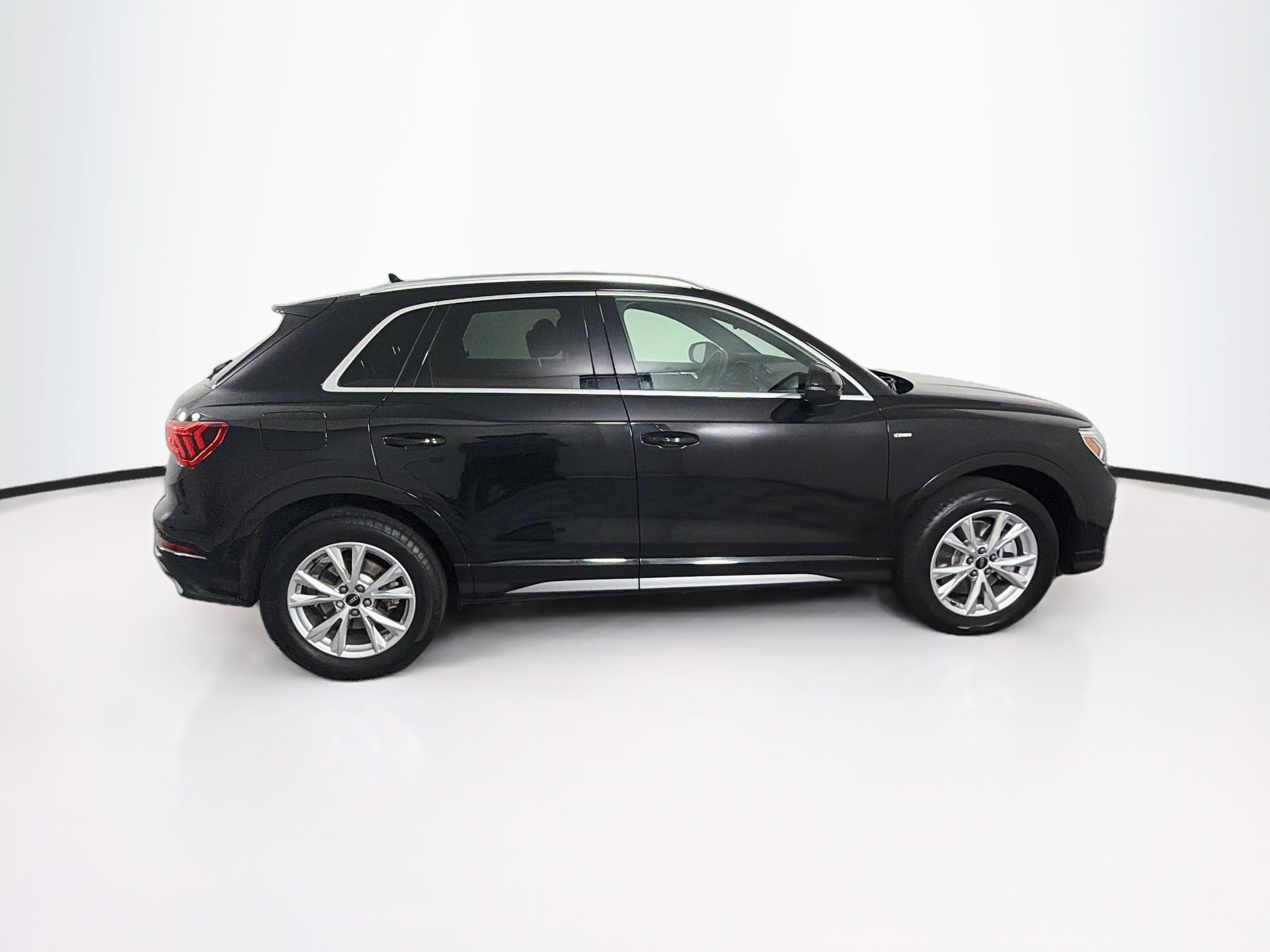 Used 2025 Audi Q3 2.0T Premium AWD/4WD image 10