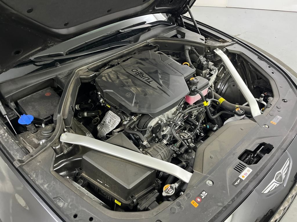 Used 2025 Genesis G70 2.5T image 11