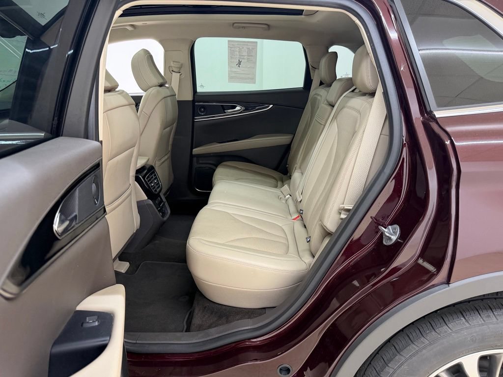 Used 2022 Lincoln Nautilus Reserve AWD/4WD image 16