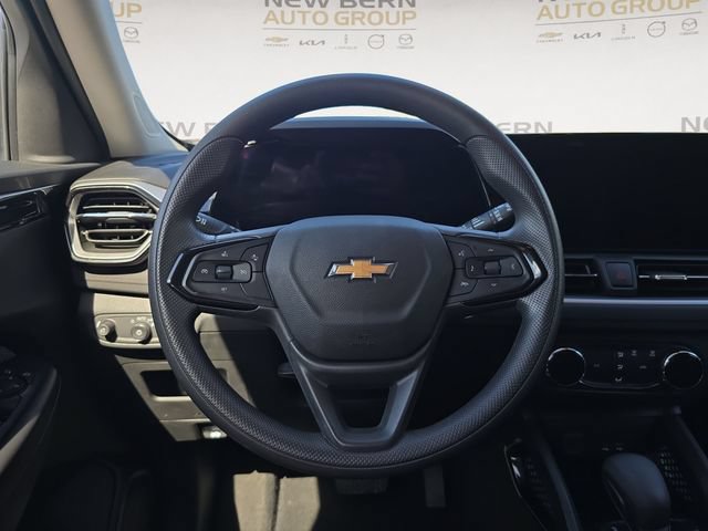 Used 2025 Chevrolet TrailBlazer LS w/ LS Convenience Package FWD image 12