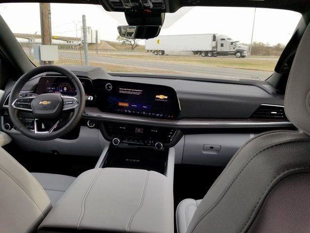 New 2026 Chevrolet Suburban Premier image 14