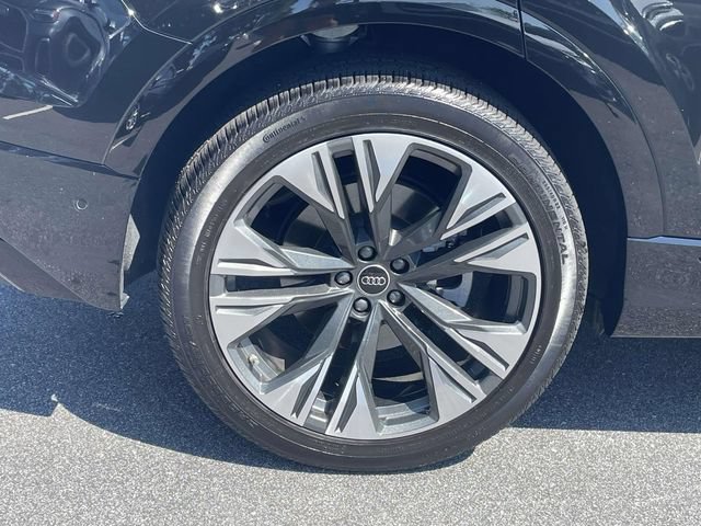 Certified 2025 Audi Q8 Prestige w/ Prestige Package AWD/4WD image 9
