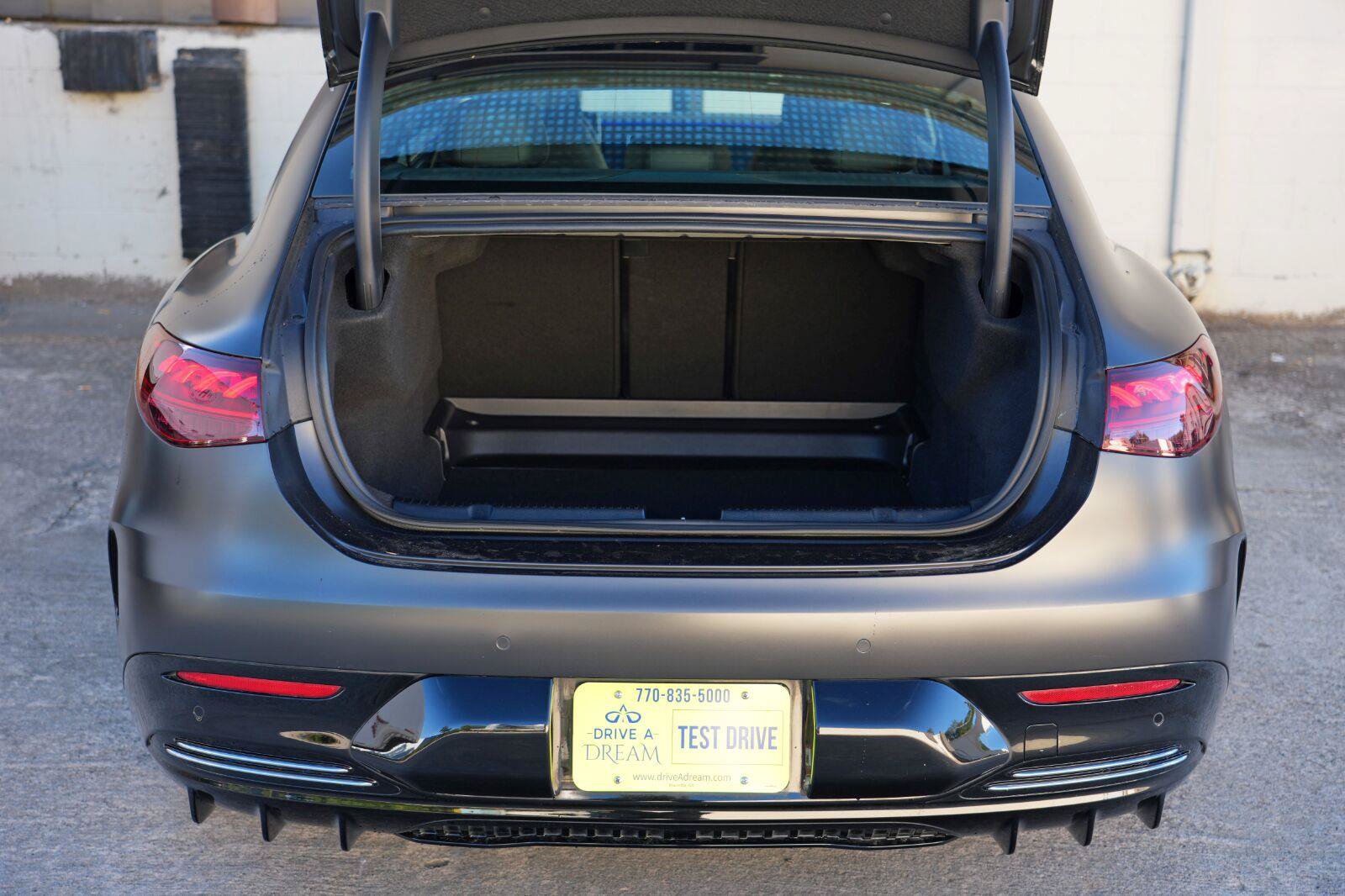 Used 2023 Mercedes-Benz EQE 500 4MATIC Sedan w/ Exclusive Trim Package image 9