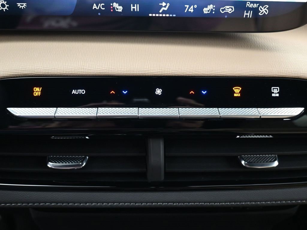 Used 2025 Buick Enclave Preferred w/ Power Package image 24