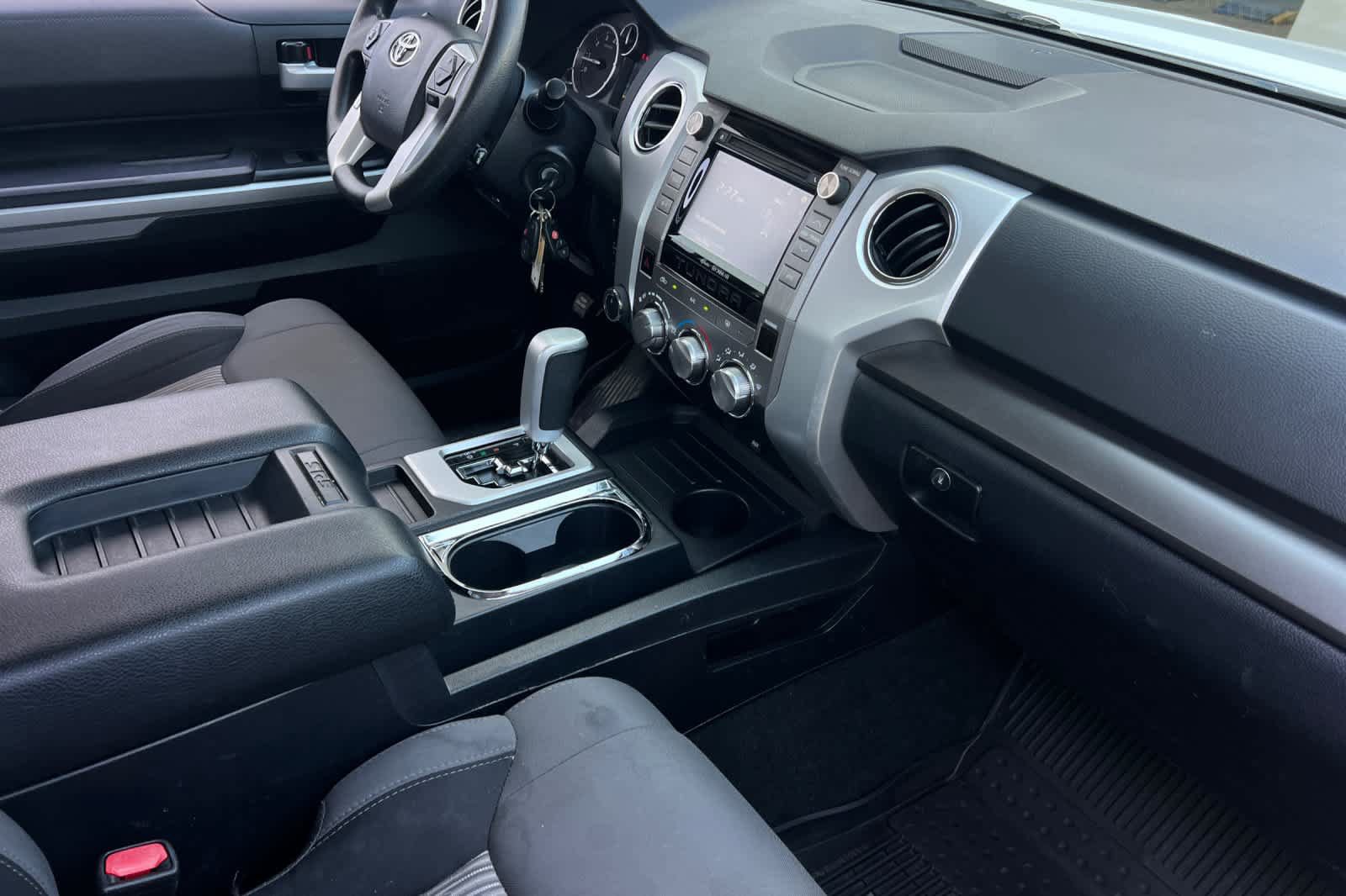 Used 2016 Toyota Tundra SR5 w/ SR5 Upgrade Package AWD/4WD image 17