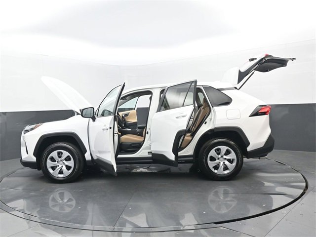 Used 2025 Toyota RAV4 LE image 32
