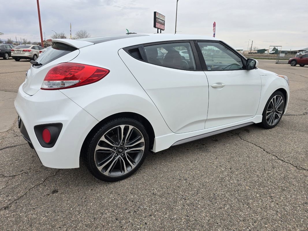 Used 2016 Hyundai Veloster Turbo R-Spec image 4