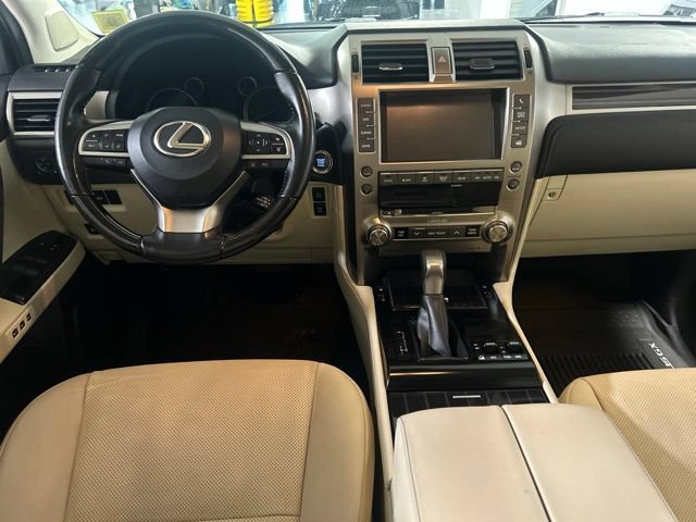 Used 2020 Lexus GX 460 Premium w/ Premium Package AWD/4WD image 17
