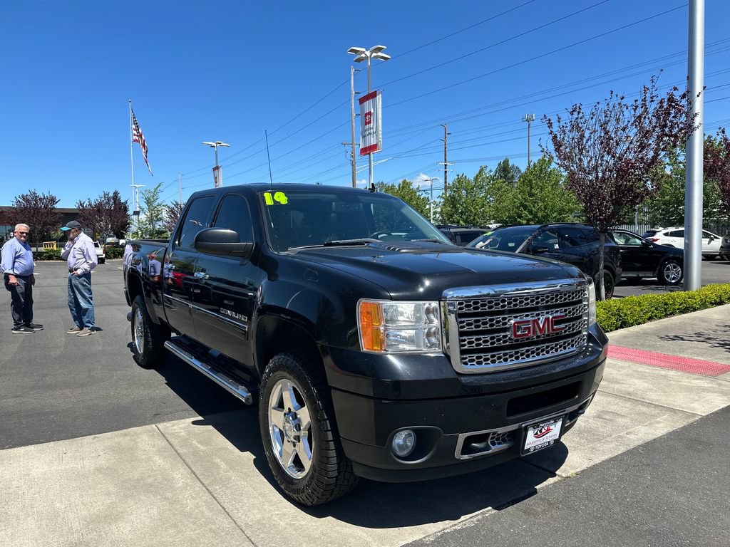 Used 2014 GMC Sierra 2500 Denali w/ Suspension Package, Off-Road AWD/4WD image 7