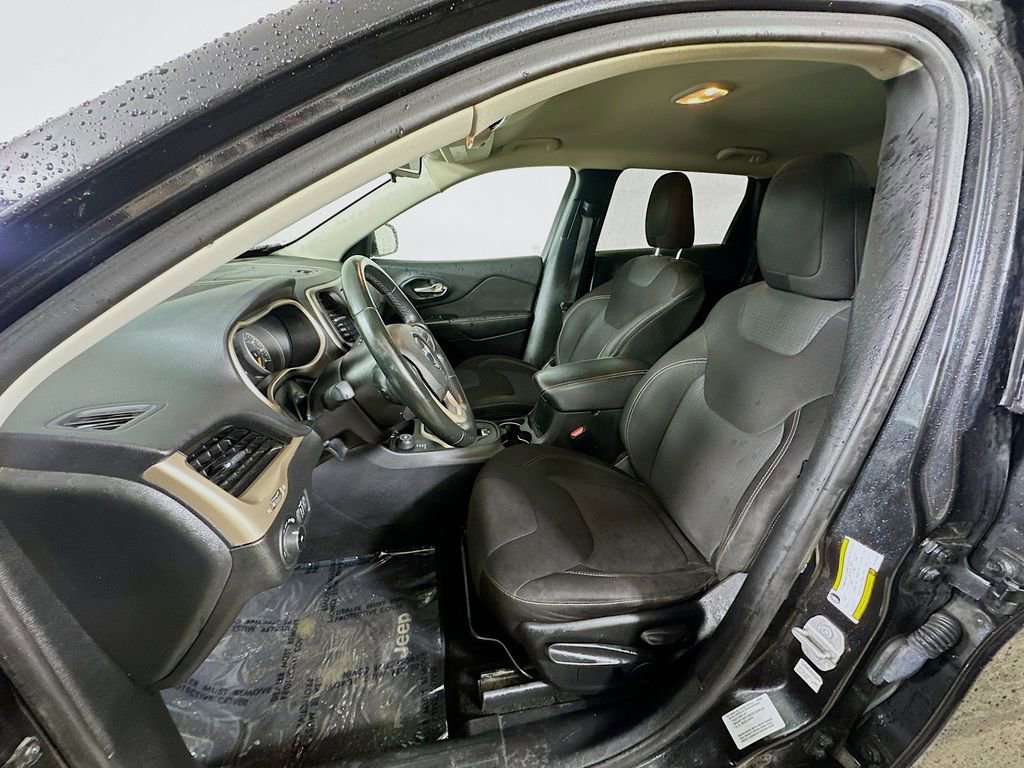 Used 2015 Jeep Cherokee Latitude image 15
