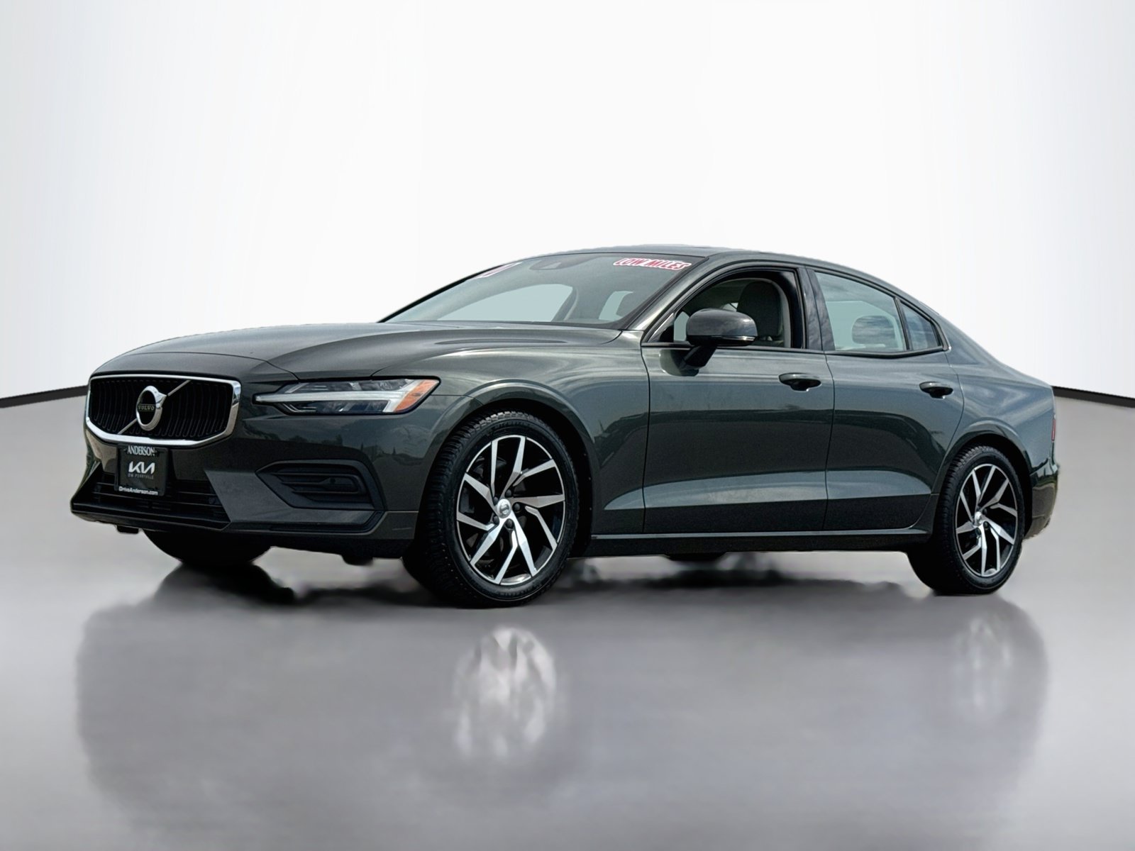 Used 2020 Volvo S60 T5 Momentum FWD image 3