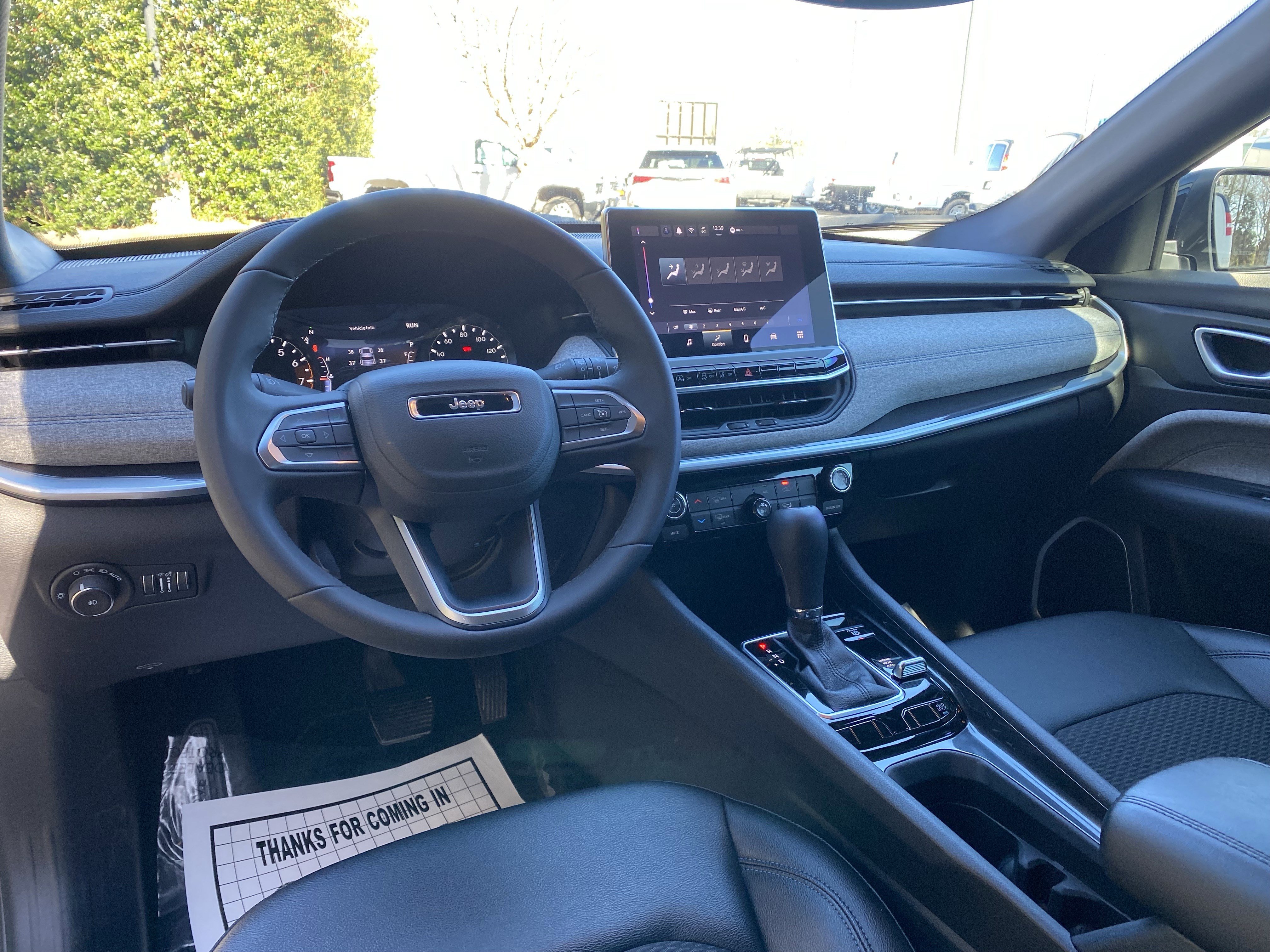 Used 2024 Jeep Compass Latitude image 33