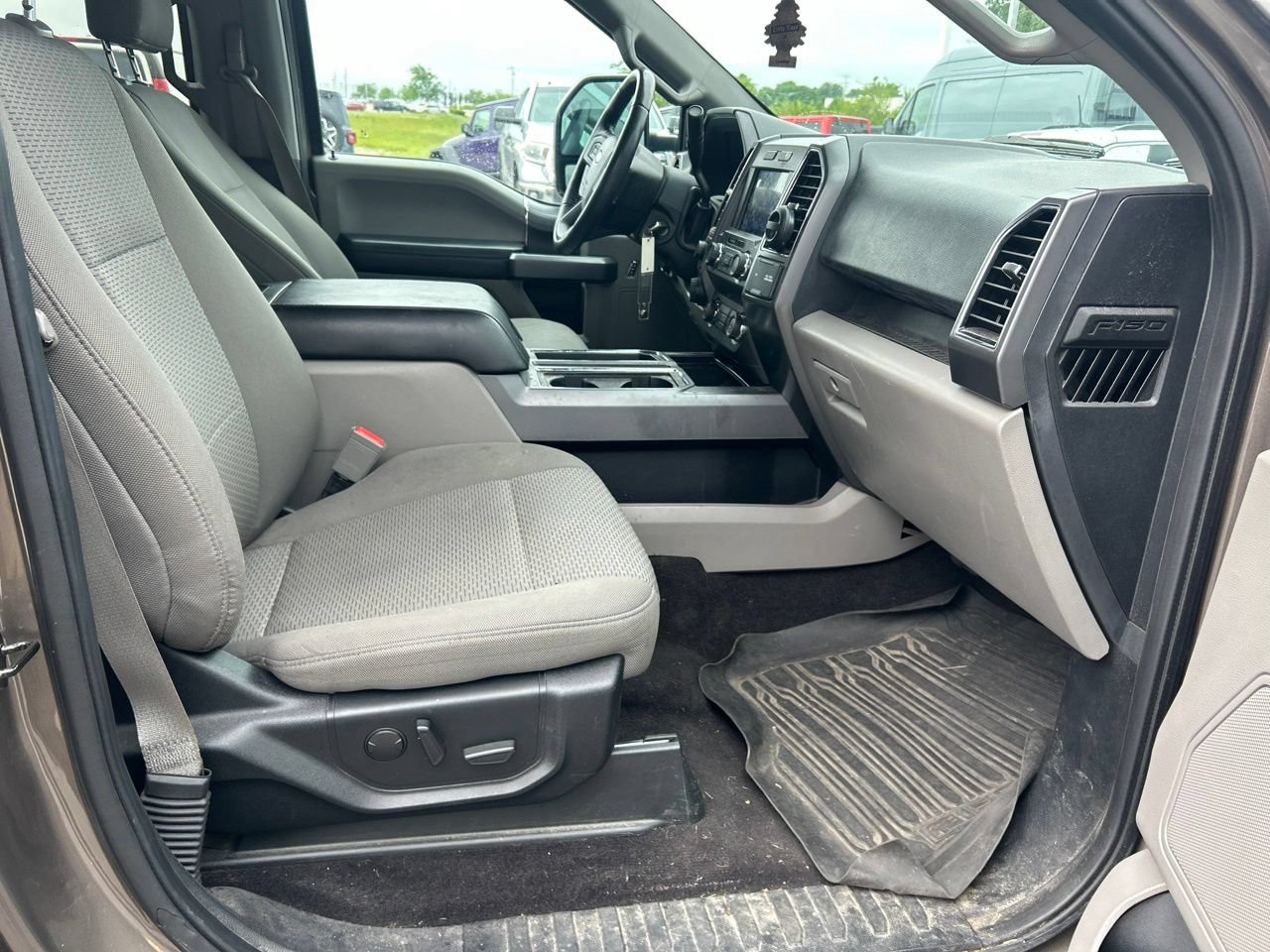 Used 2020 Ford F150 XLT w/ Equipment Group 302A Luxury AWD/4WD image 16
