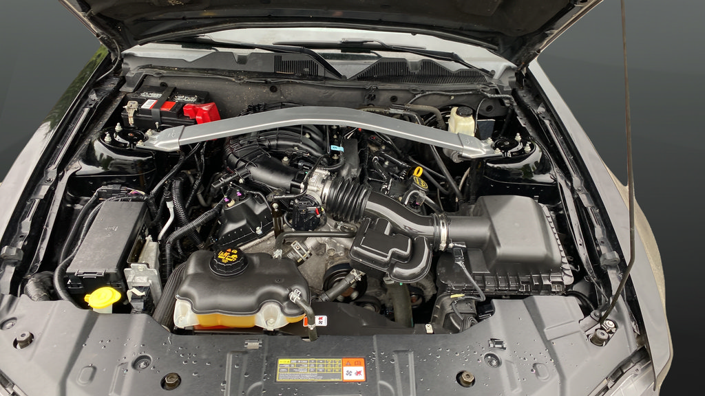 Used 2014 Ford Mustang Premium w/ Comfort Package RWD image 33
